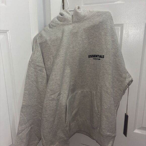 NWT Fear of Gods Essentials Men's Hoodie 100% authenticated